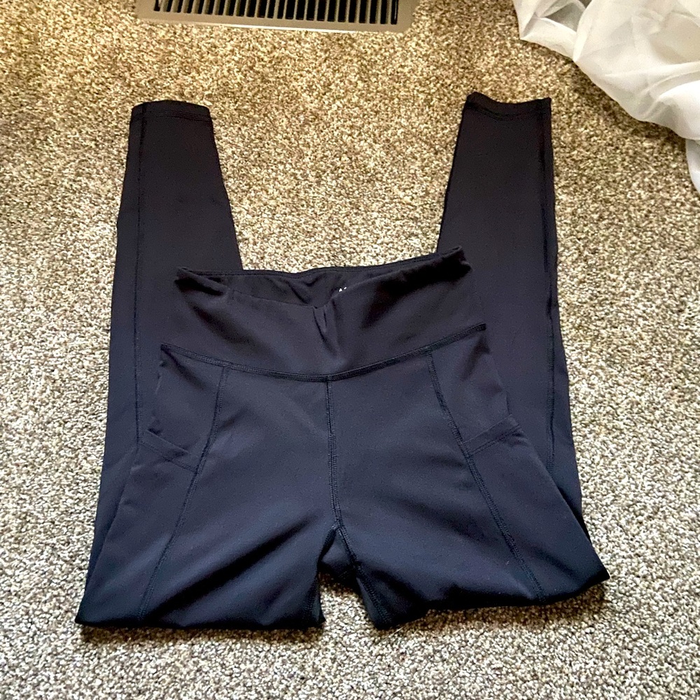 black arie leggings